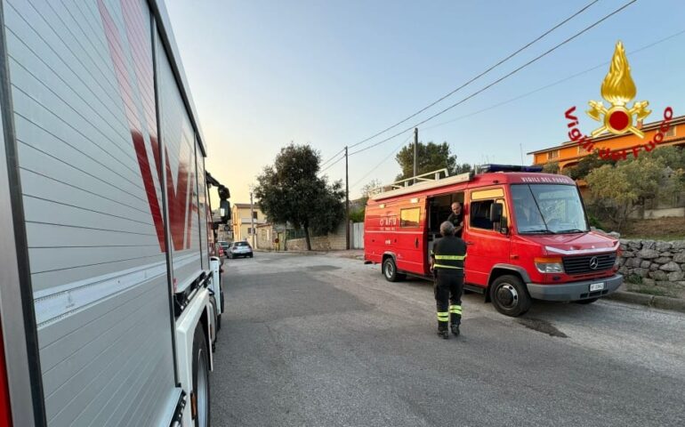 Il fuoco lambisce l’Isola: a Orotelli le fiamme minacciano il centro abitato