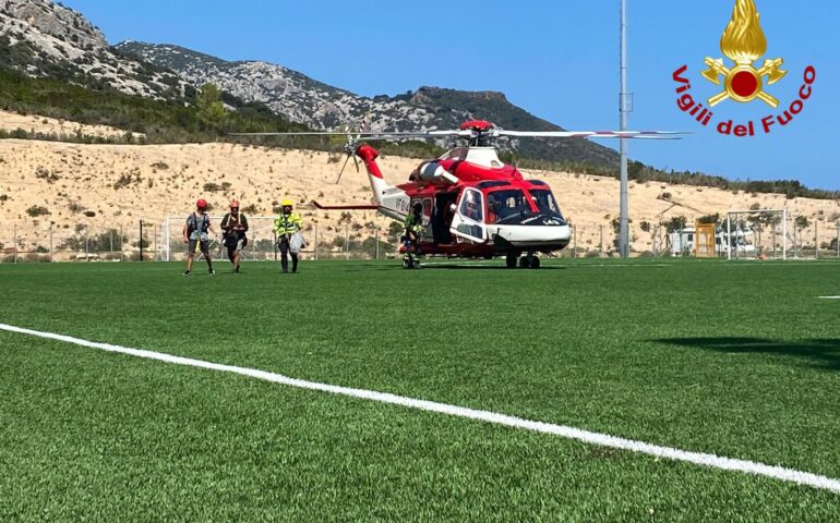 Turista si perde con i figli sul sentiero per Cala Luna: intervengono i Vigili del Fuoco