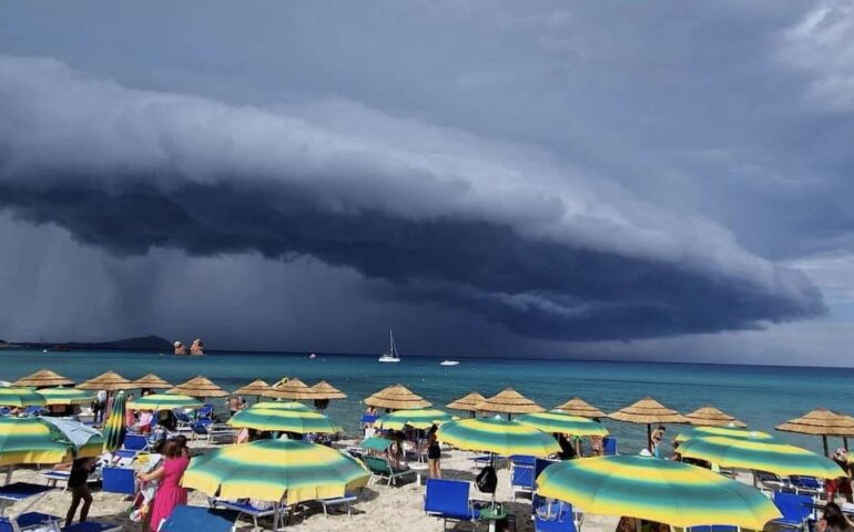 Shelf cloud a Cea: la cosiddetta nube a mensola immortalata in Ogliastra