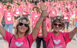 La camminata per combattere i tumori femminili