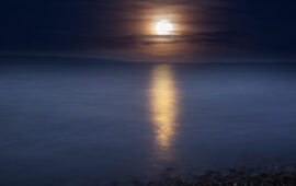 luna piena e mare