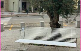 Panchina a Tortolì per Beatrice Ubaldi