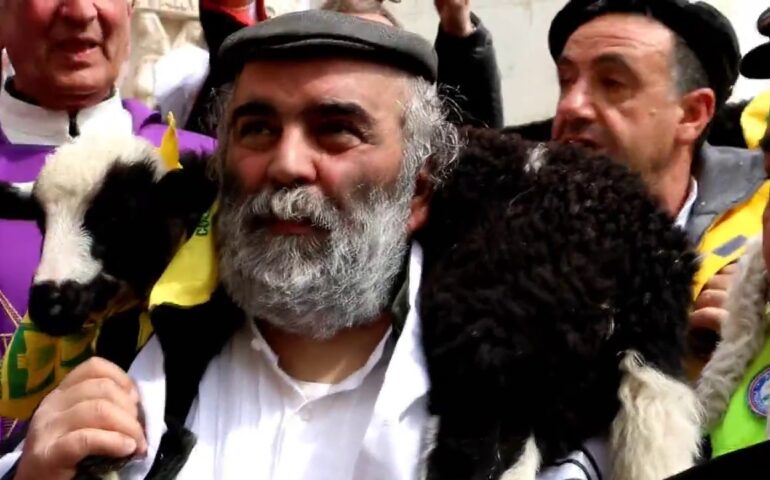 Il momento in cui i pastori sardi portarono 1000 pecore a Cascia