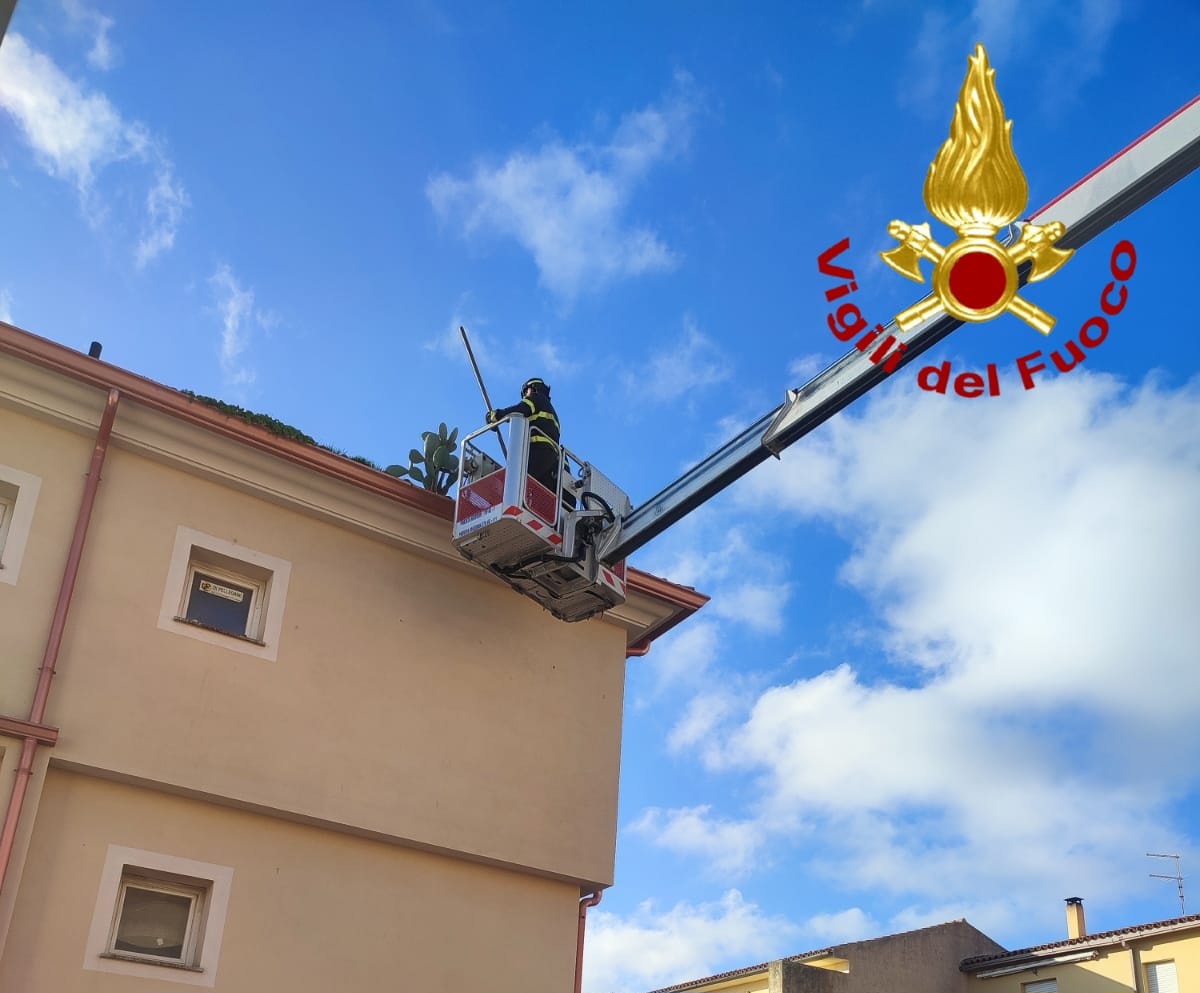 vigili del fuoco a La Maddalena