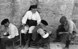 Anziani a Oliena nel 1962