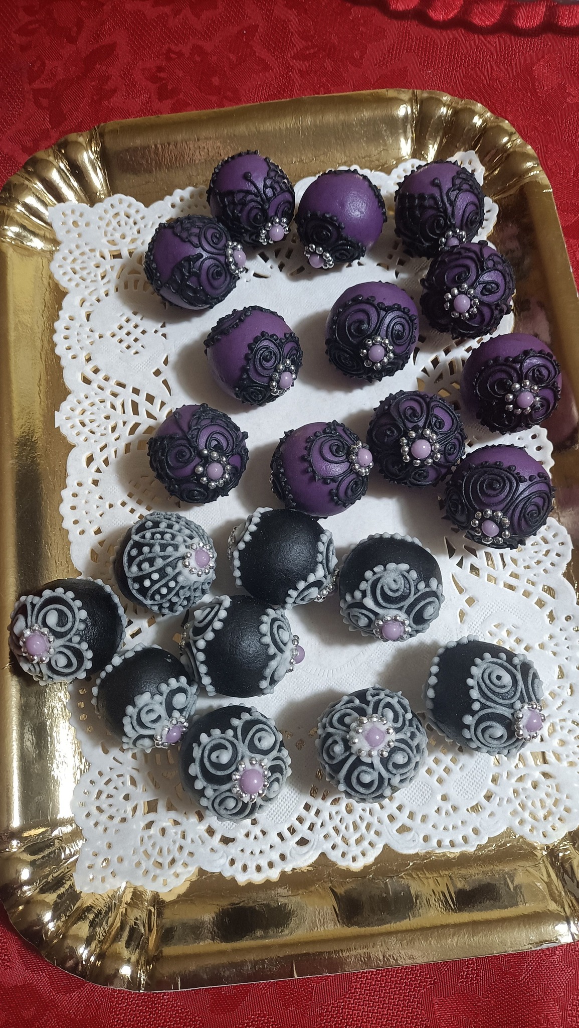 dolci sardi in pasta di mandorle