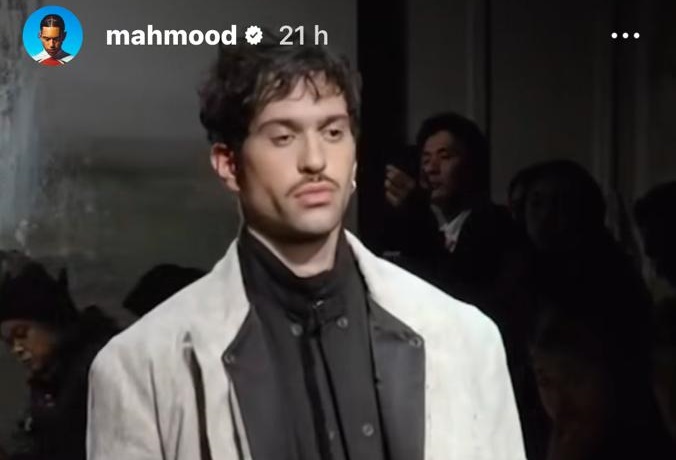 Mahmood conquista la passerella di Parigi: protagonista alla fashion week con Yohji Yamamoto