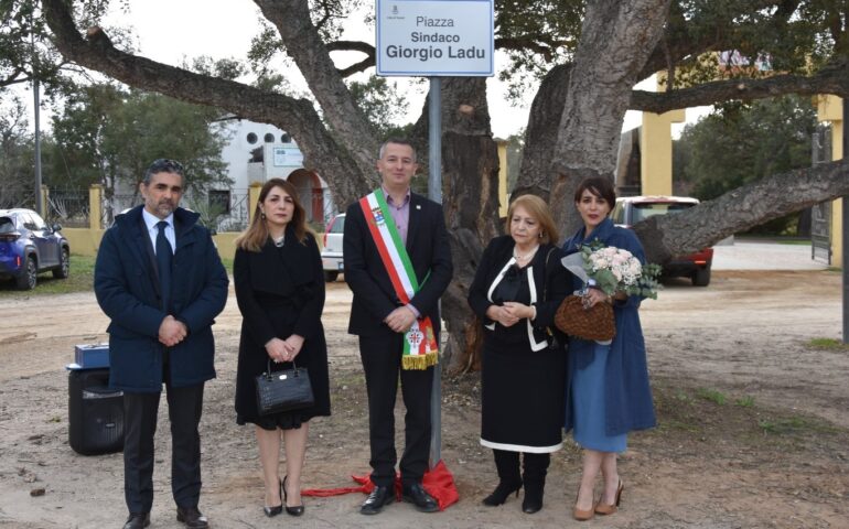 foto-inaugurazione-piazza-giorgio-ladu