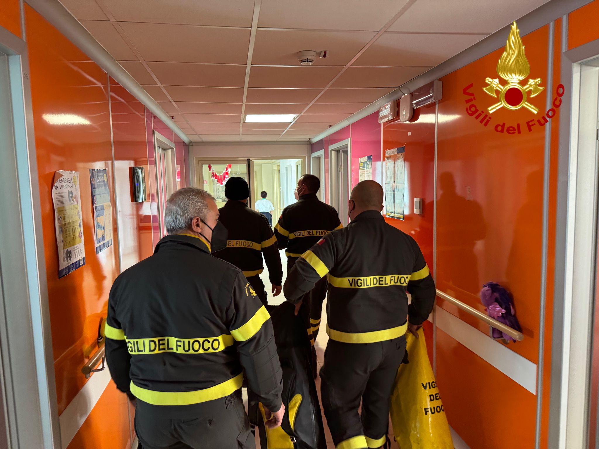 la befana dei vigili del fuoco a nuoro