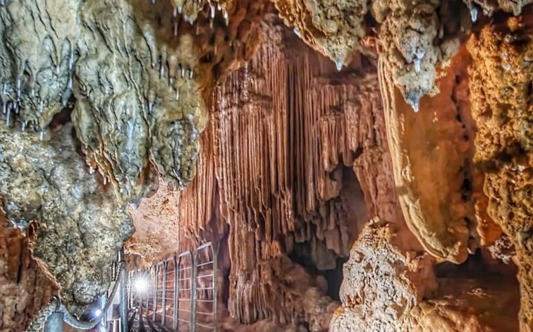 grotta corbeddu a Oliena