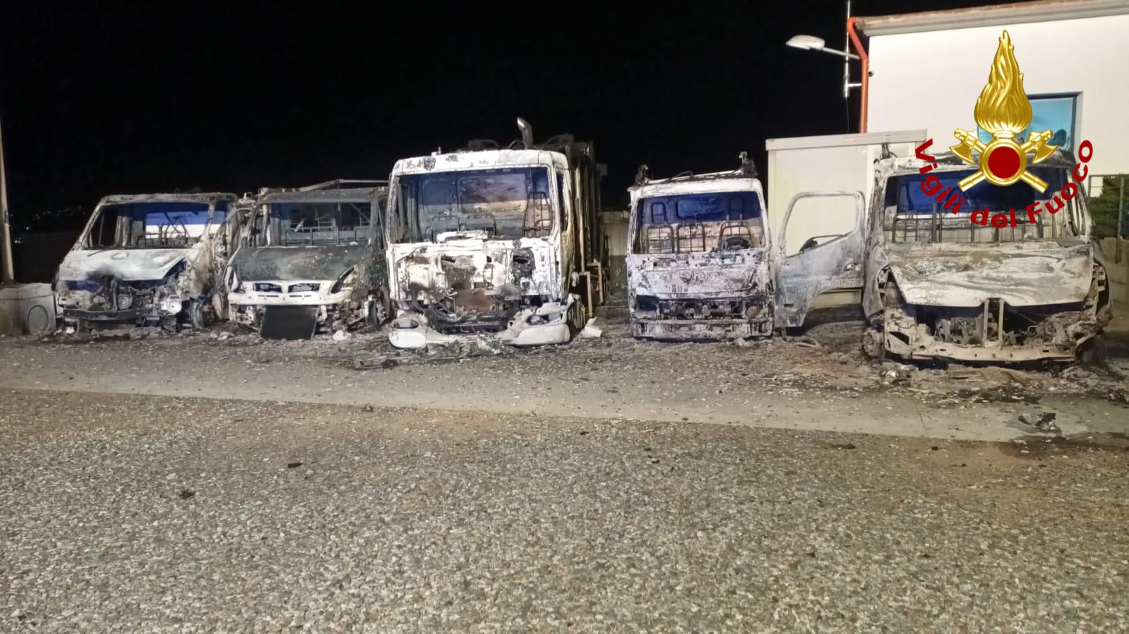 mezzi incendiati in sardegna