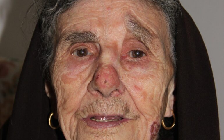 Tzia Gioacchina di Talana festeggia 102 anni a Lotzorai: un secolo di vita e ricordi