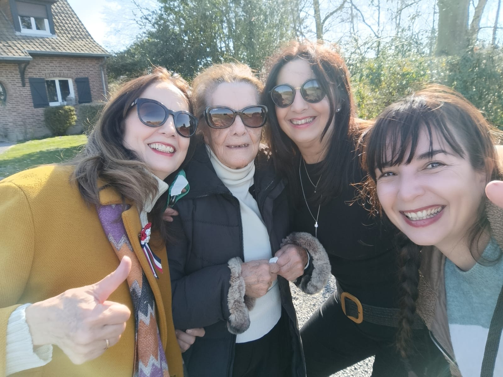 Dalla Sardegna alla Francia per visitare la tomba del figlio morto giovane: la storia di Nonna Lidia Matta 
