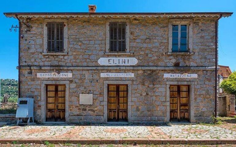Elini, la stazione del Trenino Verde (Foto Facebook)