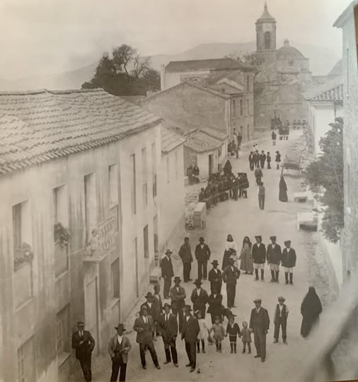 Il giorno di Pasqua a Baunei in uno scatto del 1933 PH Salvatore Corrias