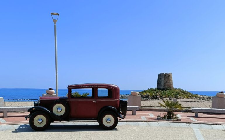 Tra passato e presente in rosso Ferrari: a Bari Sardo una giornata tra motori, cibo e musica