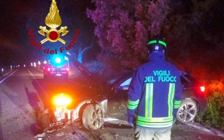L'incidente sulla 389 in uno scatto dei Vigili del Fuoco