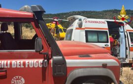 Incidente a Lollove: due minorenni feriti in scontro tra moto e auto