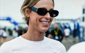 Federica Pellegrini sfreccia in Sardegna a bordo di un’auto da rally