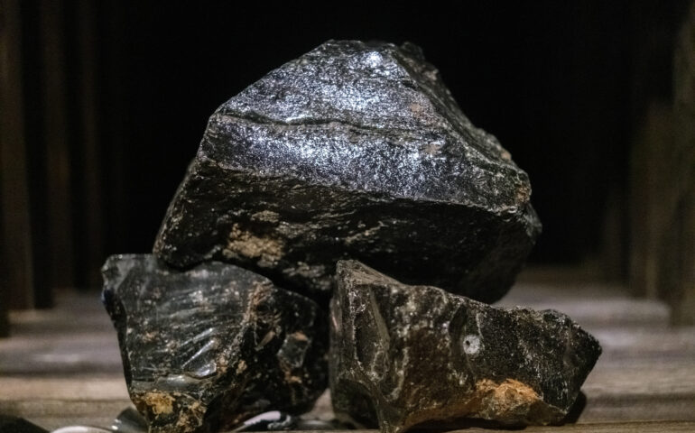 Ossidiana, l'oro nero dei sardi