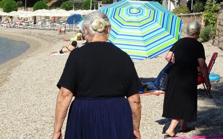 donne sarde al mare
