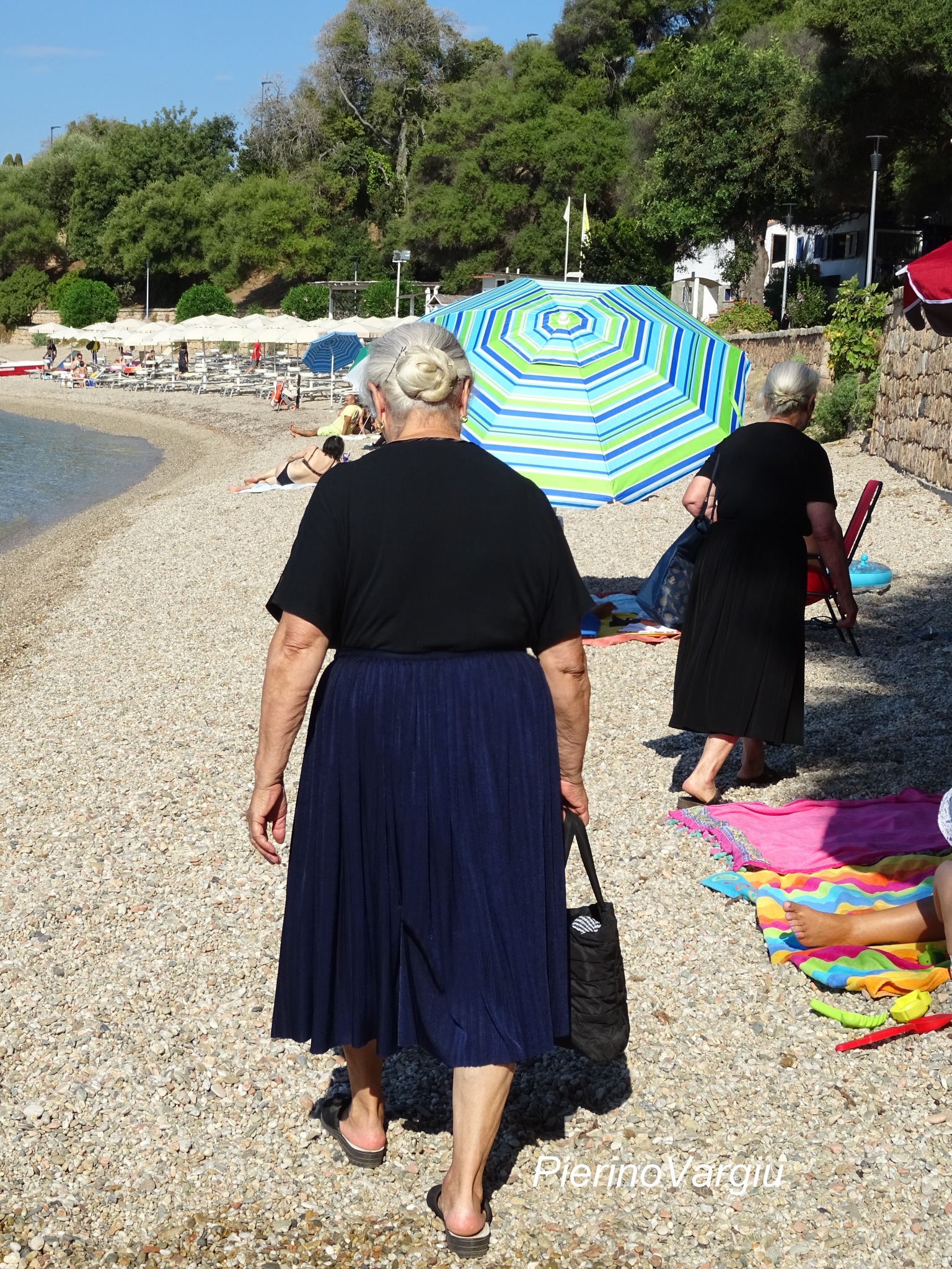 donne sarde al mare