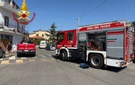 Incidente in via Oristano a Tortolì, intervengono i Vigili del Fuoco: conducente estratto e trasportato in ospedale