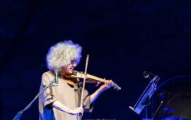 Angelo Branduardi commuove Ulassai con il suo “Cantico”: una serata indimenticabile tra musica e poesia