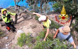 Escursionisti dispersi a Baunei, salvati dai Vigili del Fuoco con l’elicottero