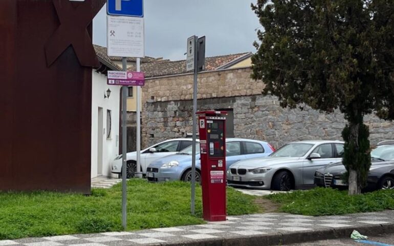 tortolì strisce blu
