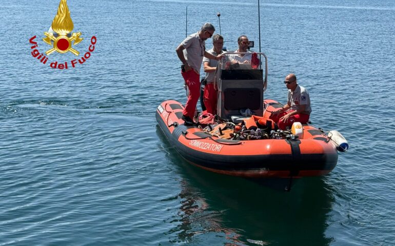 Ritrovato il corpo senza vita di Domenico Puccioni, 60 anni, il sub ogliastrino scomparso ieri. Il Comune di Baunei: “Il mare che tanto amavi ti ha portato via”