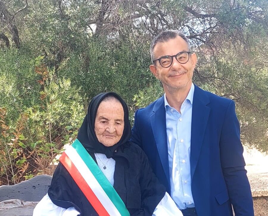 Baunei festeggia una nuova centenaria: auguri a Zia Antonietta Contiero