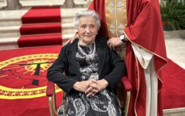 La Sardegna ha una nuova centenaria: tanti auguri alla bellissima ed elegantissima zia Cischedda