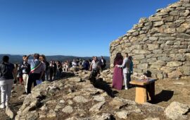 Un “sì” tra le pietre millenarie: Chiara ed Enrico si sposano al Nuraghe Nolza di Meana Sardo