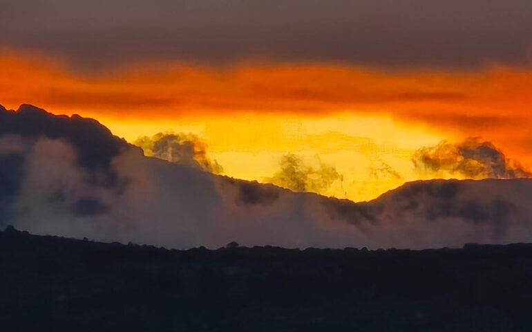 Tramonto infuocato a Tortolì