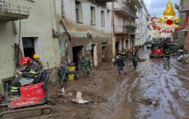 I Vigili del Fuoco impegnati a Bitti durante l'alluvione