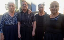 La bellezza senza tempo delle donne ogliastrine negli scatti di Pierino Vargiu in visita a Ilbono