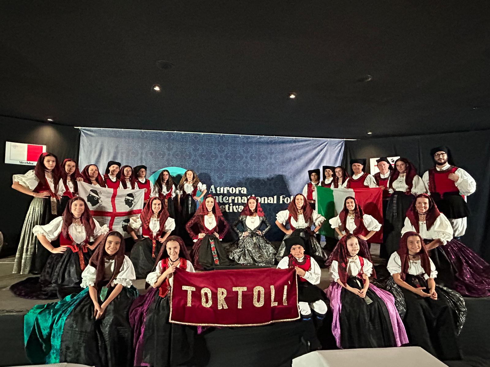 Il gruppo folk Sant'Andrea di Tortolì al Festival internazionale del Folklore a Gozo