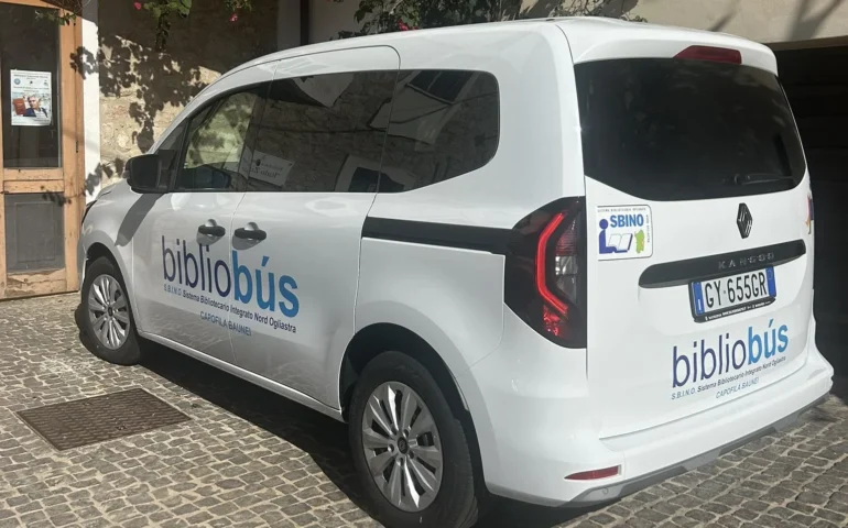 auto bibliobus Baunei