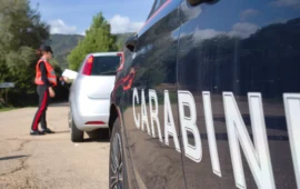Nuoro, al volante con un tasso alcolemico oltre quattro volte il limite: denunciato e trovato con marijuana