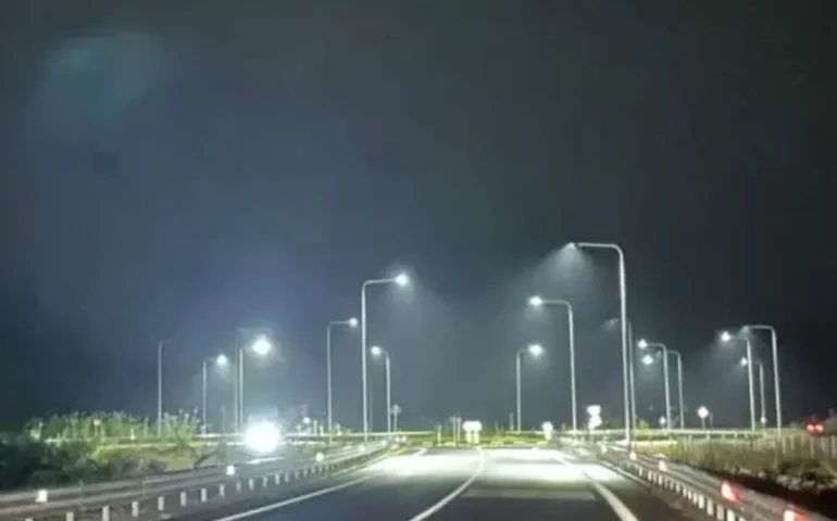 Nuova Orientale Sarda, Anas: attivato l’impianto di illuminazione della rotatoria di Tortolì