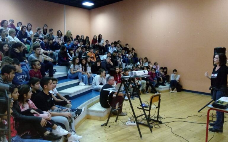 Con “Parole di parità” Voltalacarta torna a scuola per parlare di tematiche di genere