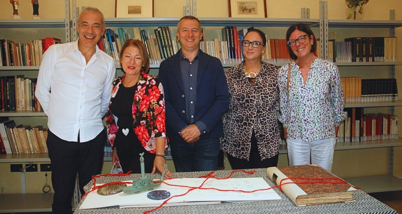 Inaugurata la Sala Zuddas nella Biblioteca Comunale: un gesto d’amore per la cultura e la memoria di Luigi Zuddas