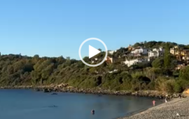 (GUARDA IL VIDEO) Dopo mesi di folla, Porto Frailis si risveglia nella calma e nella bellezza