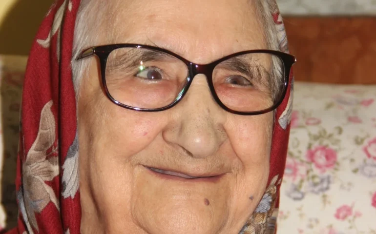 Villasor in festa per la dolcissima Tzia Giulia Matta che oggi spegne la bellezza di 102 candeline