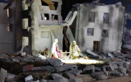 Un presepe tra le macerie: a Tortolì la Natività diventa messaggio di pace e speranza per chi vive la guerra