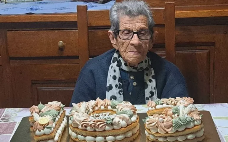 Tunconi celebra Tzia Antonedda Pes: 103 anni di una vita che racconta la longevità sarda