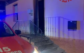 Incendio in un ufficio a Siniscola: non si esclude l’origine dolosa del rogo