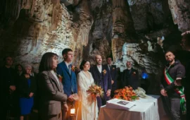 (FOTO) I primi a sposarsi nelle grotte Su Marmuri di Ulassai: Andrea e Barbara celebrano un matrimonio unico