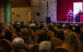Piergiorgio Pulixi chiude il Festival Venerdì Letterario: Tortolì celebra la lettura come bene comune